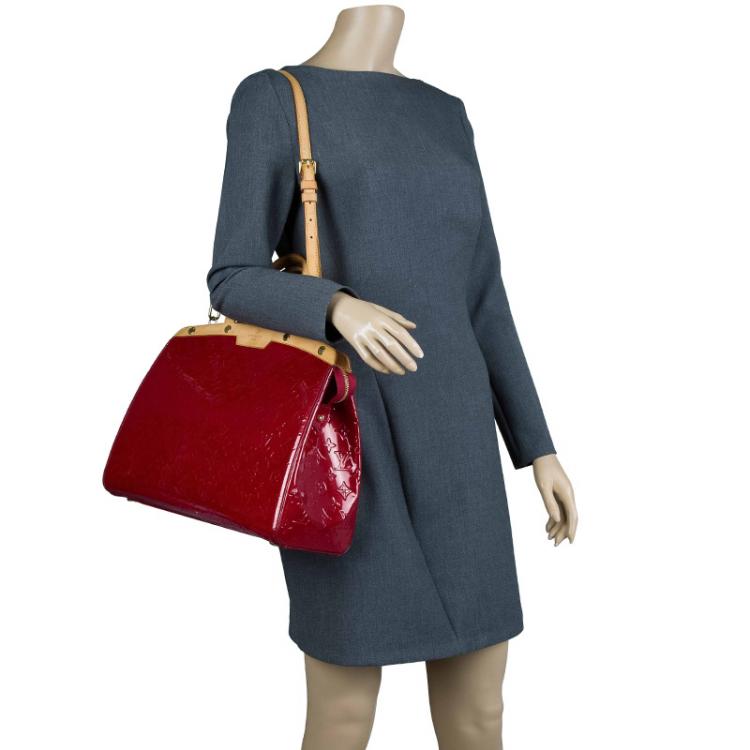 100% Authentic Louis Vuitton Brea MM VERNIS RED shoulder bag EXCELLENT
