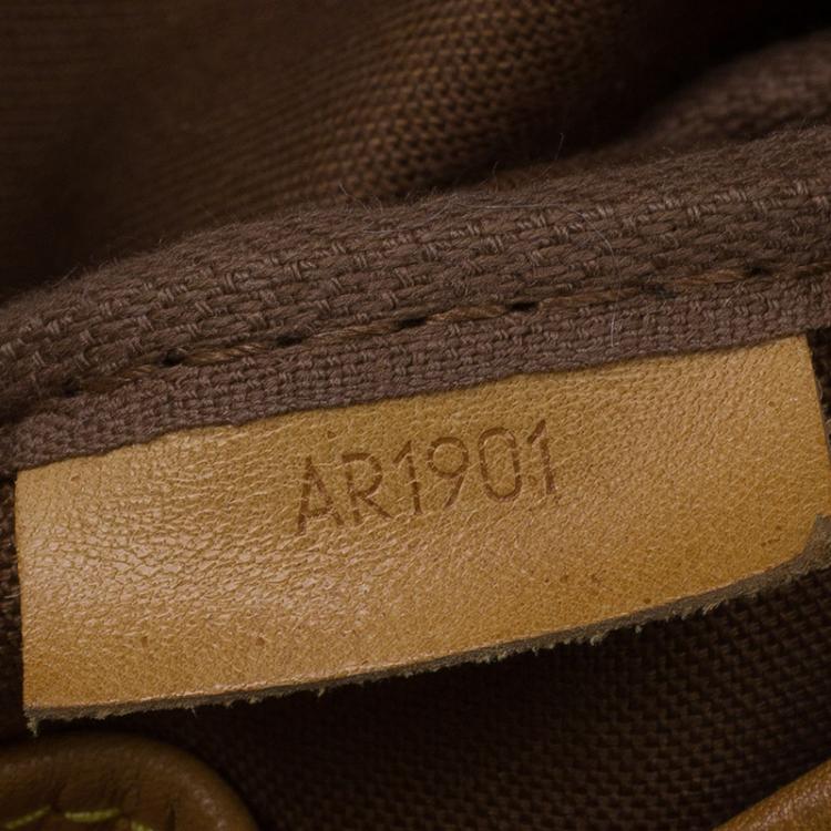Pre Owned Louis Vuitton Monogram Canvas Saumur Messenger 30 Bag