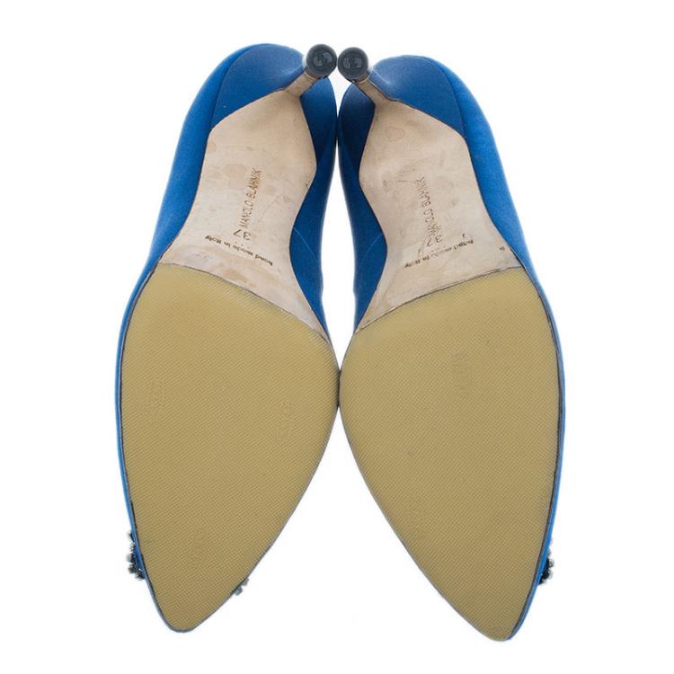 Pre Owned Manolo Blahnik Blue Satin Hangisi Embellished Pumps Size 37