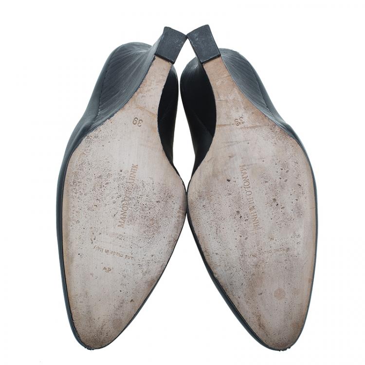 Pre Owned Manolo Blahnik Black Leather Samba Kid Mules Size 39