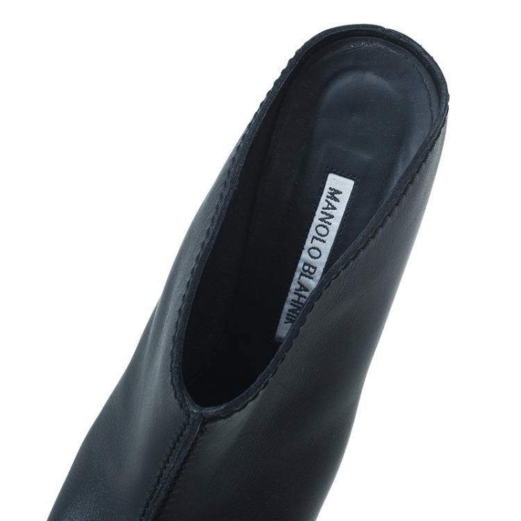 Pre Owned Manolo Blahnik Black Leather Samba Kid Mules Size 39