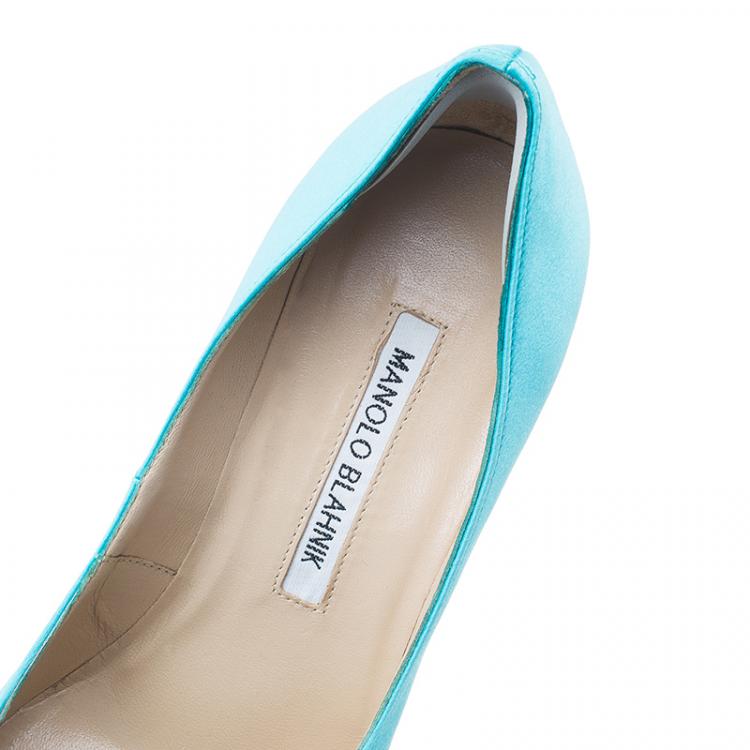 Pre Owned Manolo Blahnik Light Blue Satin Hangisi Embellished Pumps Size 37