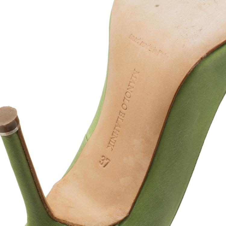 Pre Owned Manolo Blahnik Green Satin Hangisi Embellished Pumps Size 37