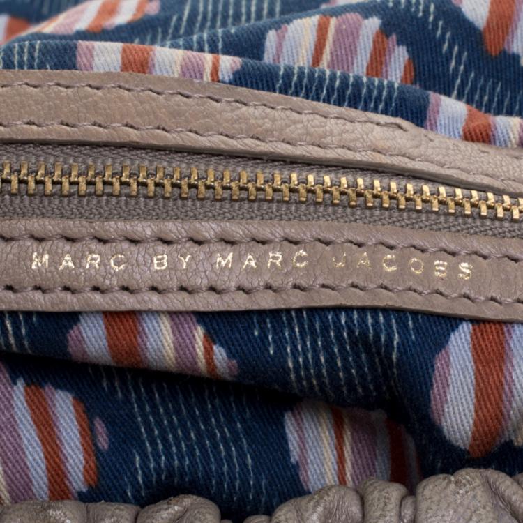 Pre Owned Marc By Marc Jacobs Beige Dreamy Logo Leather Puckered Mouse Hobo