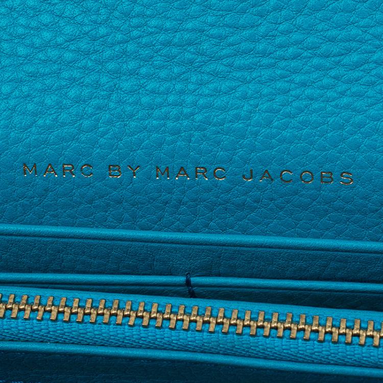 مملوكة مسبقًا Marc by Marc Jacobs Blue Straw and Leather Bianca Wallet on Chain