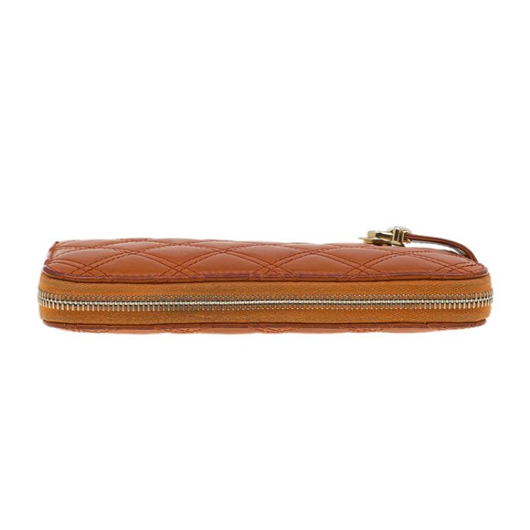 Pre Owned Marc Jacobs Orange Quilted Leather Deluxe Zip Around Wallet
