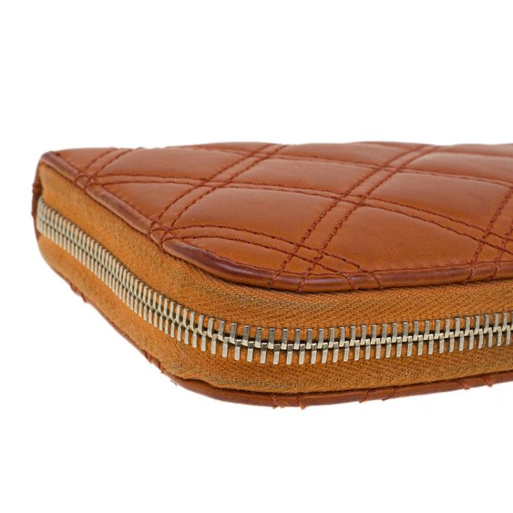 Pre Owned Marc Jacobs Orange Quilted Leather Deluxe Zip Around Wallet