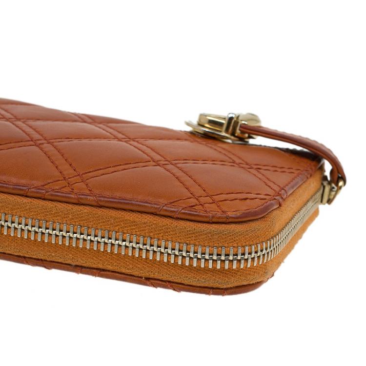 Pre Owned Marc Jacobs Orange Quilted Leather Deluxe Zip Around Wallet