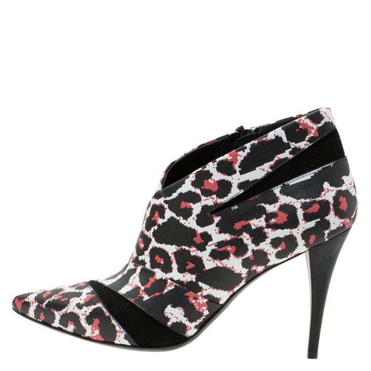 Pre Owned McQ by Alexander McQueen Leopard Print Ankle Boots Size 39 