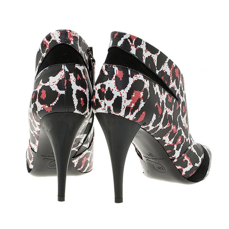Pre Owned McQ by Alexander McQueen Leopard Print Ankle Boots Size 39 