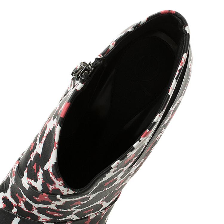 Pre Owned McQ by Alexander McQueen Leopard Print Ankle Boots Size 39 