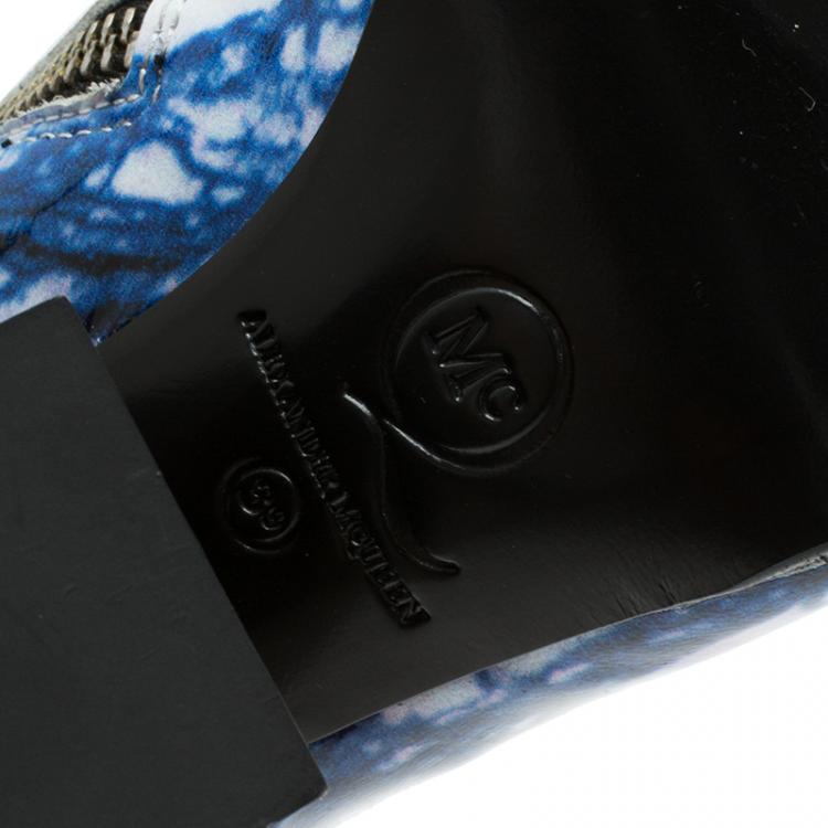 Pre Owned McQ by Alexander McQueen Blue and White Printed Leather Geffrye Boots Size 39
