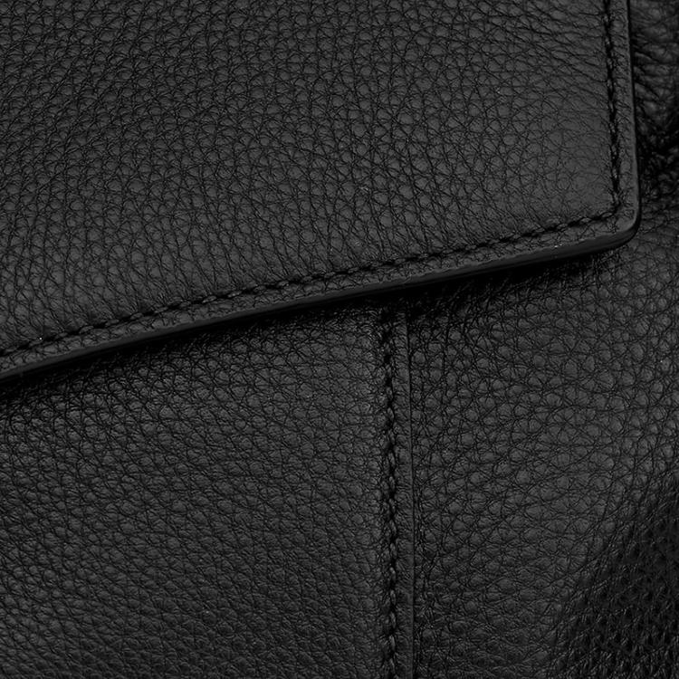 مملوكة مسبقًا Miu Miu Black Vitello Caribu Leather Top Handle Bag