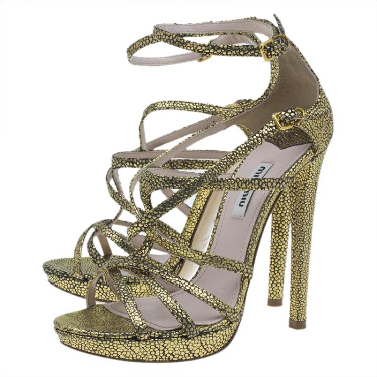 مملوكة مسبقًا Miu Miu Gold Stingray Strappy Platform Sandals Size 36