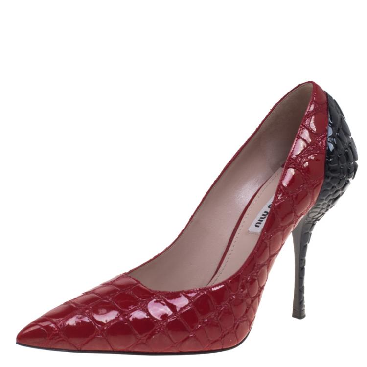 Pre Owned Miu Miu Red And Black Crocodile Leather Pointed Toe Pumps Size 39.5