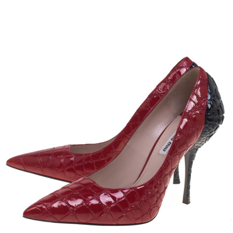 Pre Owned Miu Miu Red And Black Crocodile Leather Pointed Toe Pumps Size 39.5
