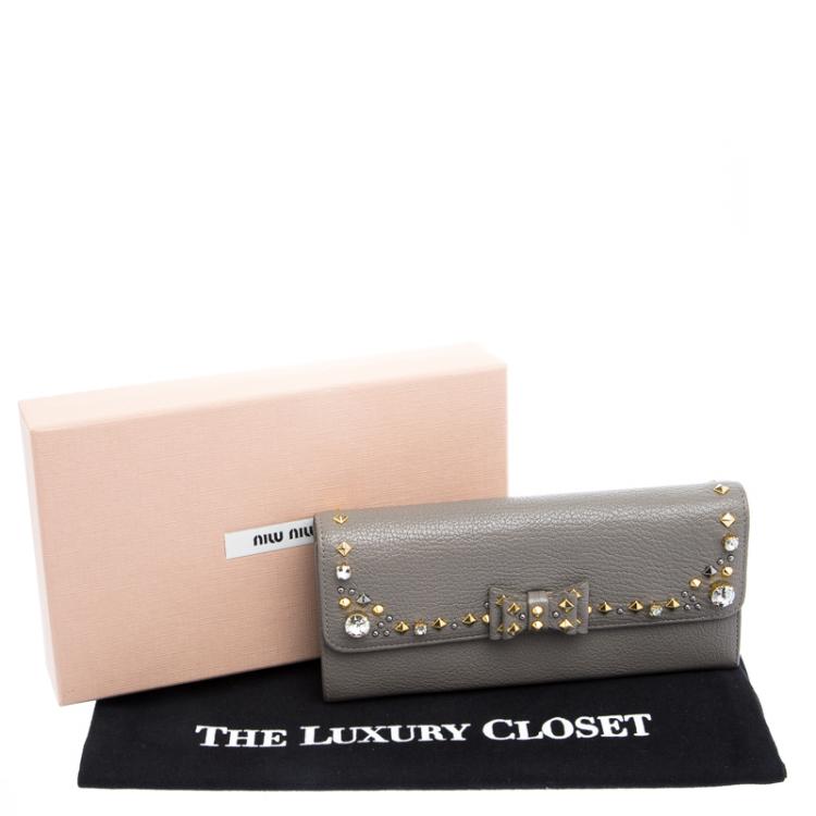 Pre Owned Miu Miu Grey Leather Bow Embellished Continental Wallet