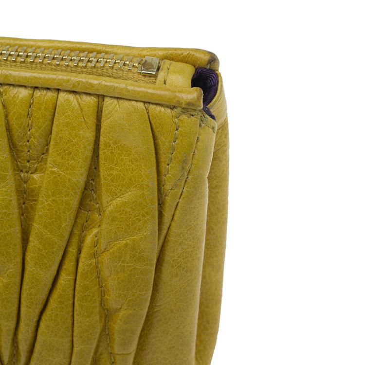 Pre Owned Miu Miu Yellow Matelasse Leather Clutch