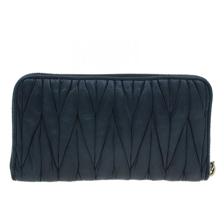 Pre Owned Miu Miu Black Leather Matelasse Wallet