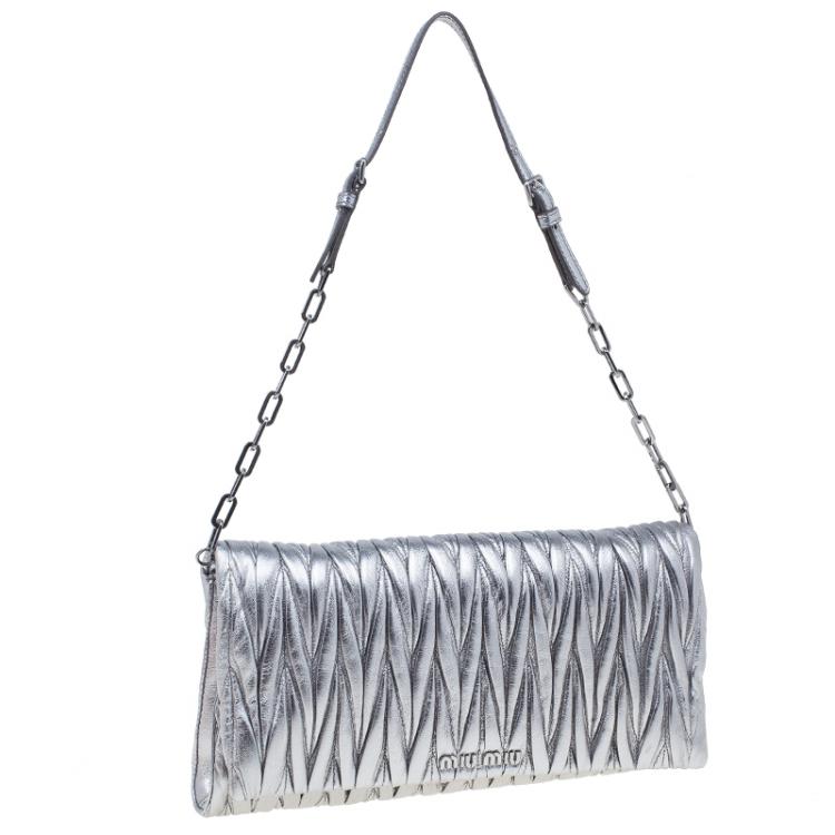 Pre Owned Miu Miu Metallic Silver Leather Azalea Matelasse Pochette