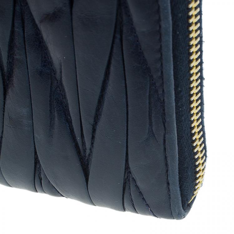 Pre Owned Miu Miu Navy Blue Matelasse Zip Around Wallet