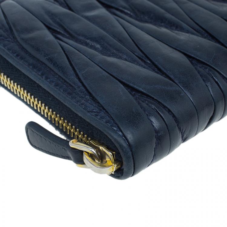 Pre Owned Miu Miu Navy Blue Matelasse Zip Around Wallet