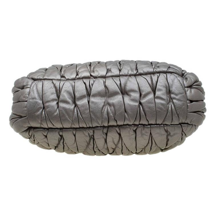 Pre Owned Miu Miu Metallic Silver Matelasse Leather Hobo