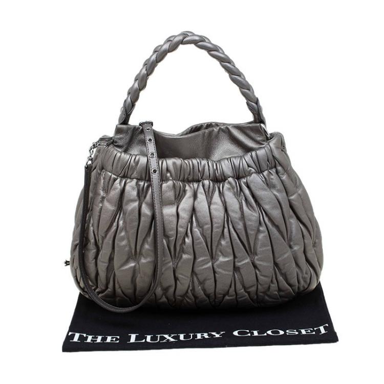 Pre Owned Miu Miu Metallic Silver Matelasse Leather Hobo