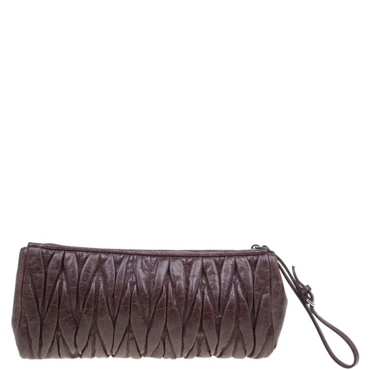 Pre Owned Miu Miu Brown Matelasse Lux Leather Wristlet Clutch 
