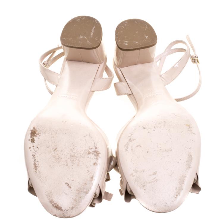 مملوكة مسبقًا Miu Miu Beige Patent Leather Ruffled Bow Embellished Ankle Strap Sandals Size 39