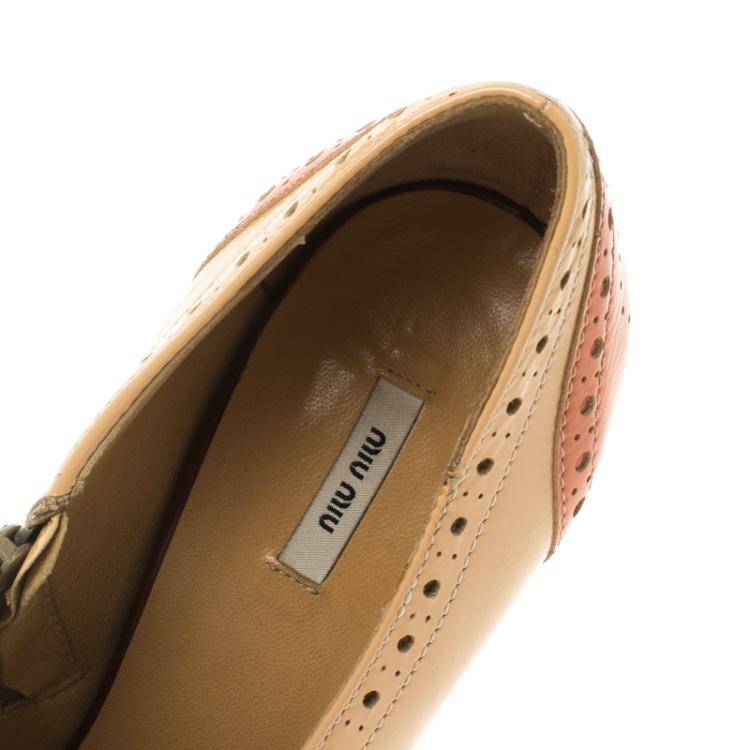 Pre Owned Miu Miu Beige Patent Leather Brogue Pumps Size 37.5