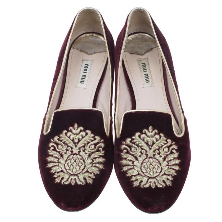 Pre Owned Miu Miu Burgundy Velvet Crest Embellished Smoking Slippers Size 38