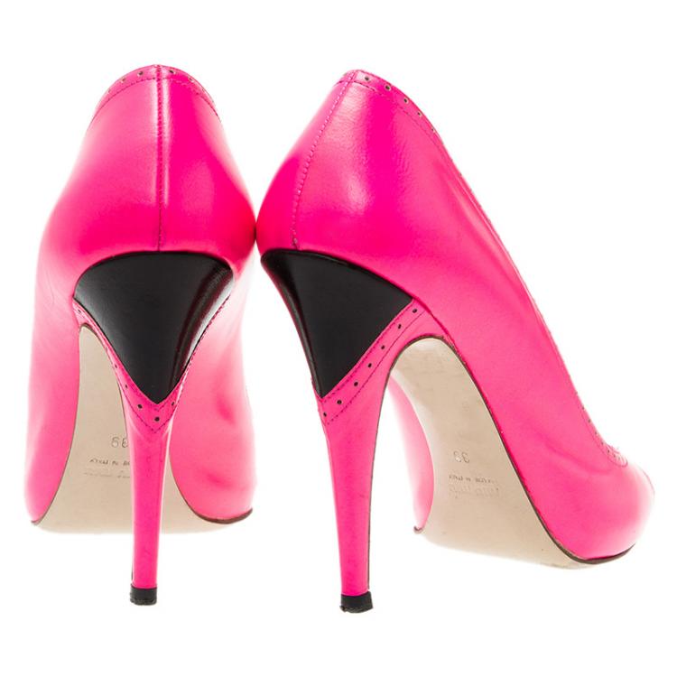 Pre Owned Miu Miu Pink and Black Leather Peep Toe Pumps Size 39