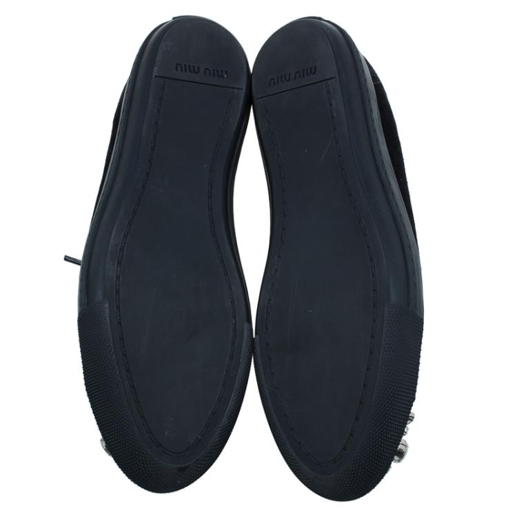 مملوكة مسبقًا Miu Miu Black Suede Crystal Cap Toe Suede Sneakers Size 39