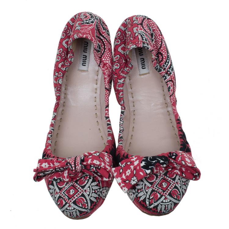 Pre Owned Miu Miu Red Floral Print Fabric Bow Ballet Flats Size 39