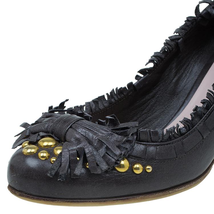 Pre Owned Miu Miu Dark Grey Leather Studded Fringe Bow Detail Pumps Size 38