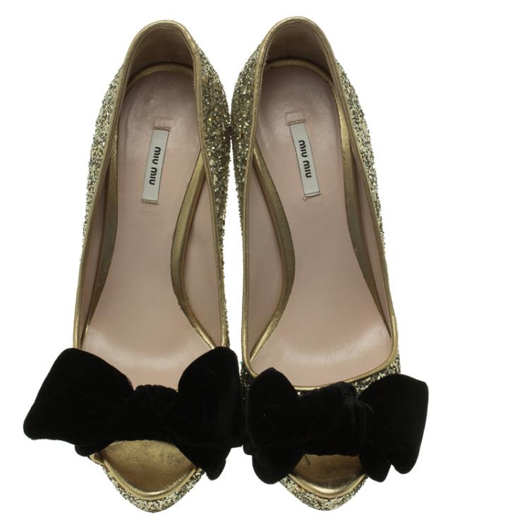 Pre Owned Miu Miu Gold Glitter Velvet Bow Peep Toe Platform Pumps Size 35