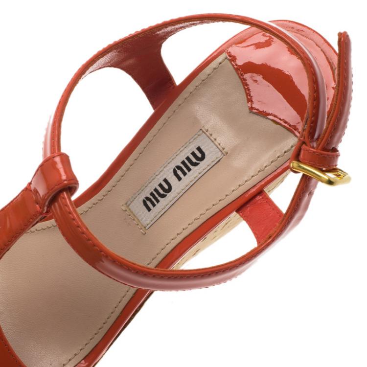 Pre Owned Miu Miu Coral Patent Wedges Sandals Size 36