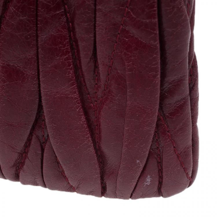 Pre Owned Miu Miu Red Matelasse Leather Wallet