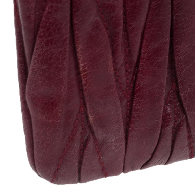 Pre Owned Miu Miu Red Matelasse Leather Wallet