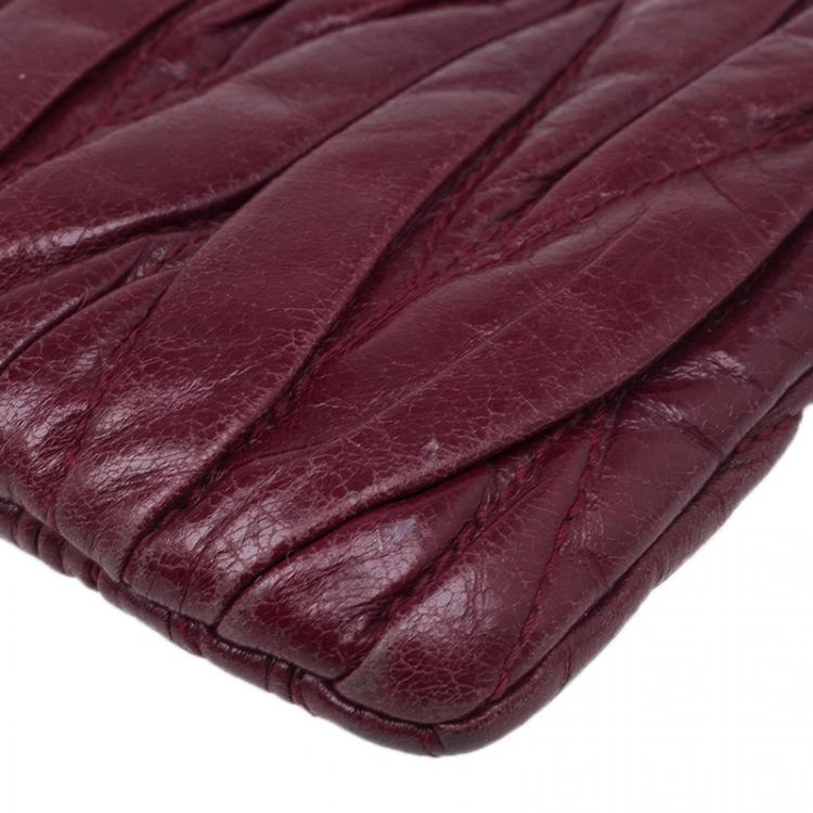 Pre Owned Miu Miu Red Matelasse Leather Wallet
