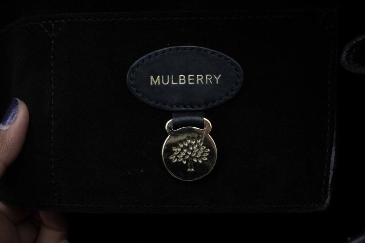 مملوكة مسبقًا Mulberry Black Silky Snake Shine Print Leather Bayswater Satchel