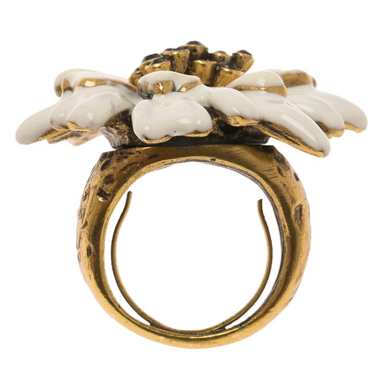 Pre Owned Oscar de la Renta White Enamel Black Crystals Carnation Flower Gold Tone Ring Size 56