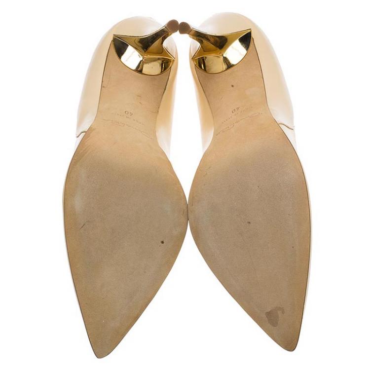 Pre Owned Oscar De La Renta Beige Patent Sabrina Pointed Toe Pumps Size 40