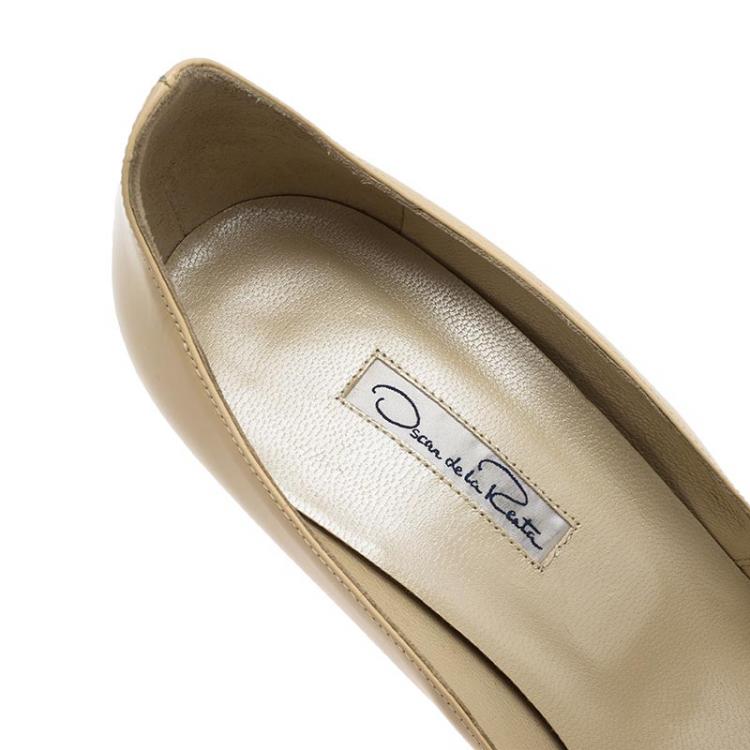 Pre Owned Oscar De La Renta Beige Patent Sabrina Pointed Toe Pumps Size 40