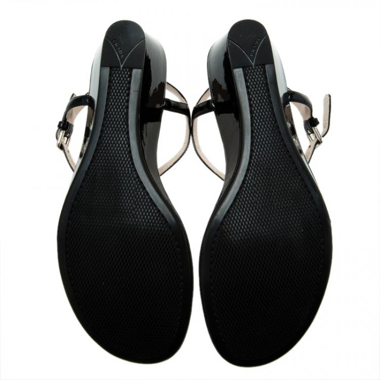 مملوكة مسبقًا Prada Black Leather Logo Wedge Sandals Size 38.5