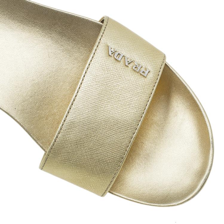 مملوكة مسبقًا Prada Sport Gold Saffiano Leather Slides Size 38