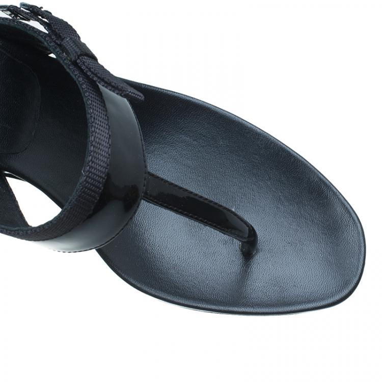 مملوكة مسبقًا Prada Sport Black Patent Leather Thong Wedge Sandals Size 40