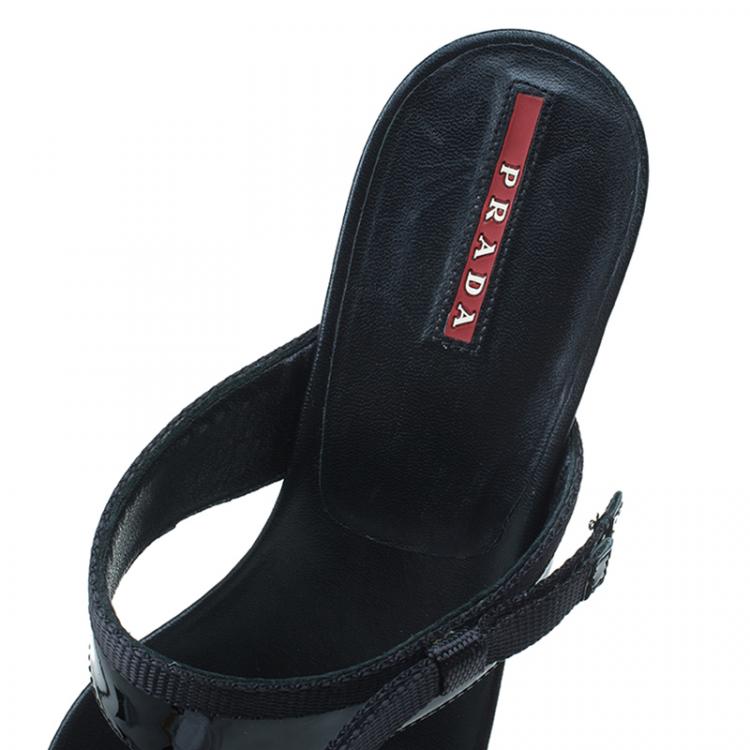 مملوكة مسبقًا Prada Sport Black Patent Leather Thong Wedge Sandals Size 40