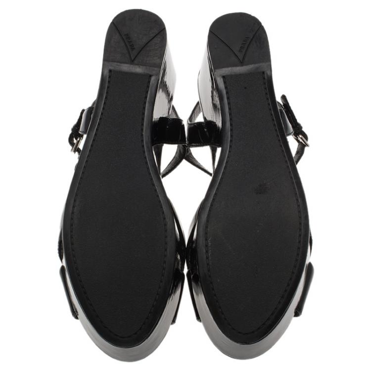مملوكة مسبقًا Prada Sport Black Patent Cross Strap Platform Sandals Size 38